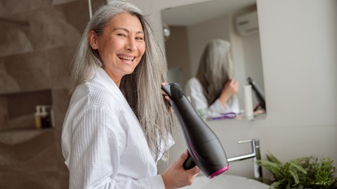 Bien se sécher les cheveux au sèche-cheveux